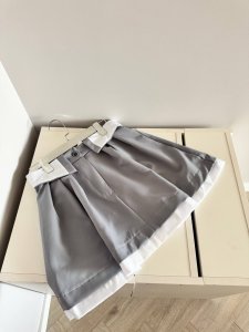 Išskirtinio dizaino sijonas